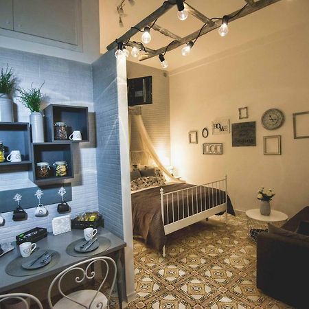 เอเลแกนต์ บีแอนด์บี อิล วิโกโล สโตริโก ซาแลร์โน Bed & Breakfast ภายนอก รูปภาพ