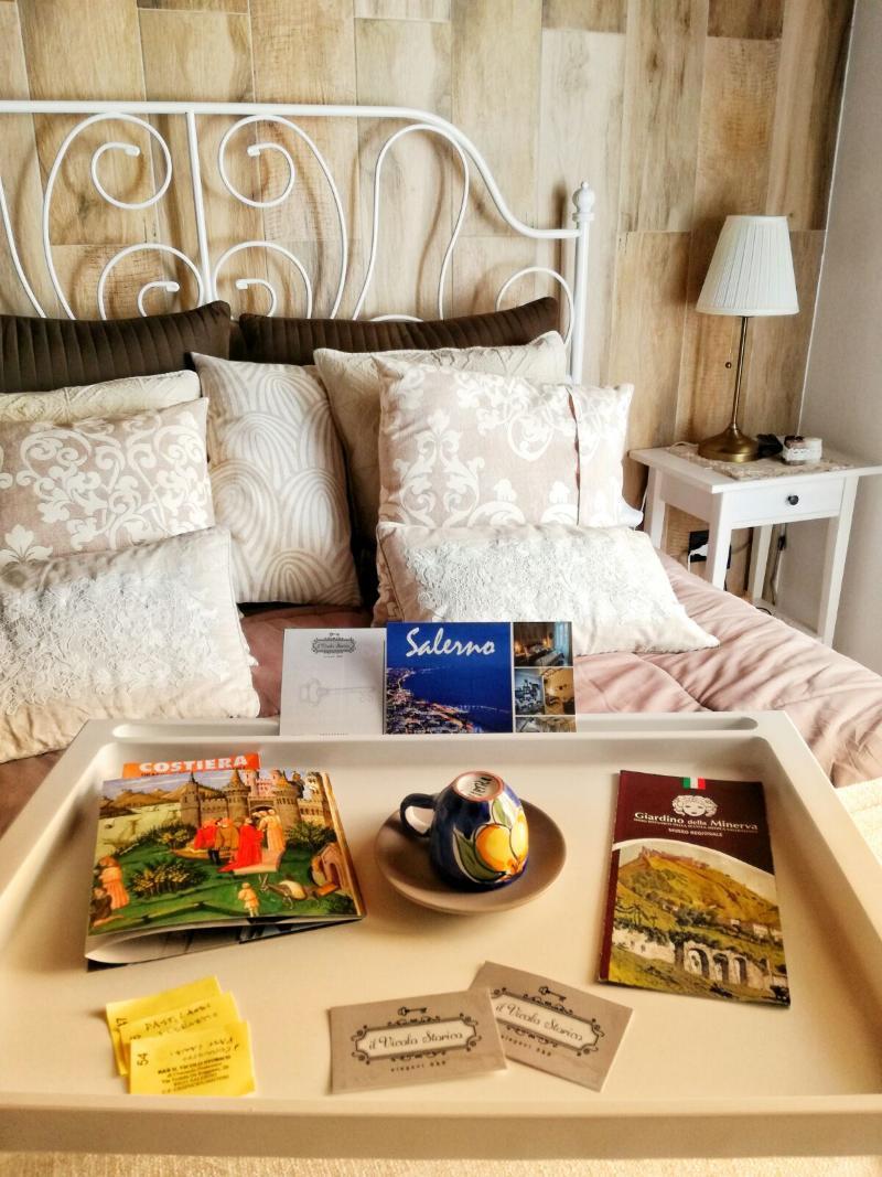 เอเลแกนต์ บีแอนด์บี อิล วิโกโล สโตริโก ซาแลร์โน Bed & Breakfast ภายนอก รูปภาพ