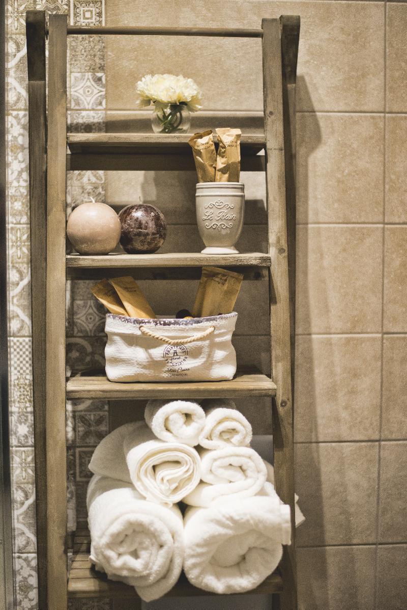 เอเลแกนต์ บีแอนด์บี อิล วิโกโล สโตริโก ซาแลร์โน Bed & Breakfast ภายนอก รูปภาพ