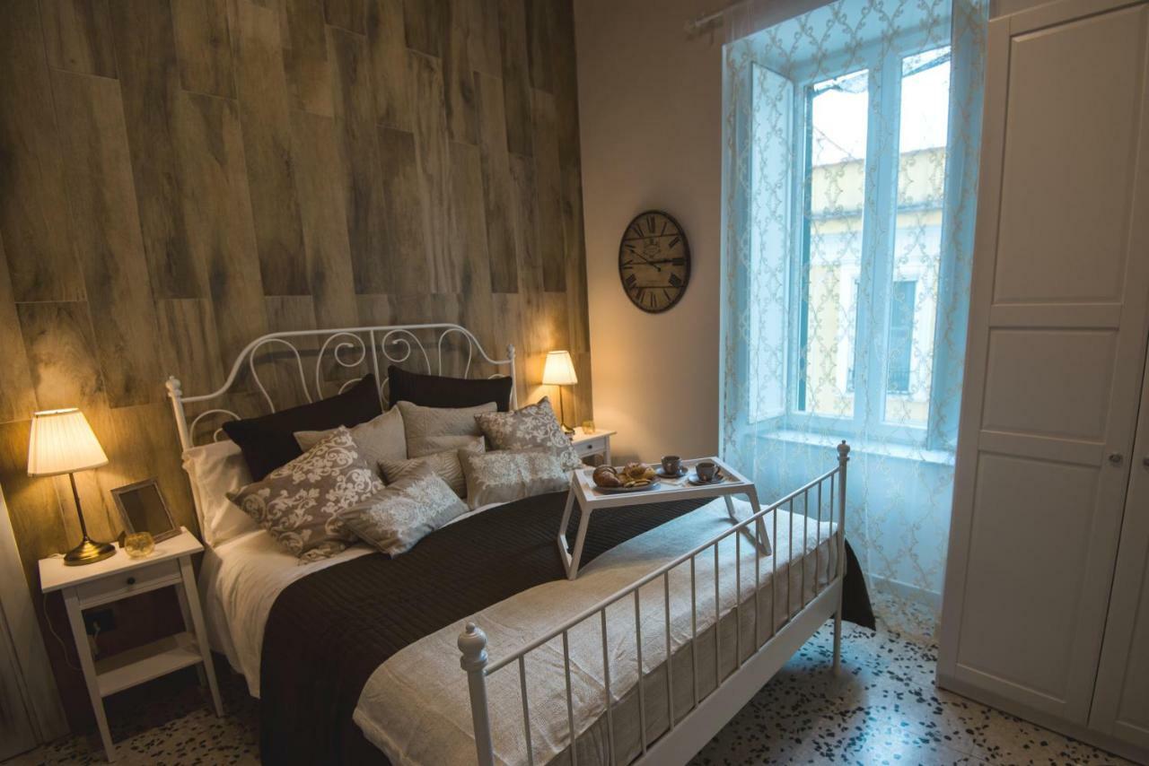 เอเลแกนต์ บีแอนด์บี อิล วิโกโล สโตริโก ซาแลร์โน Bed & Breakfast ภายนอก รูปภาพ
