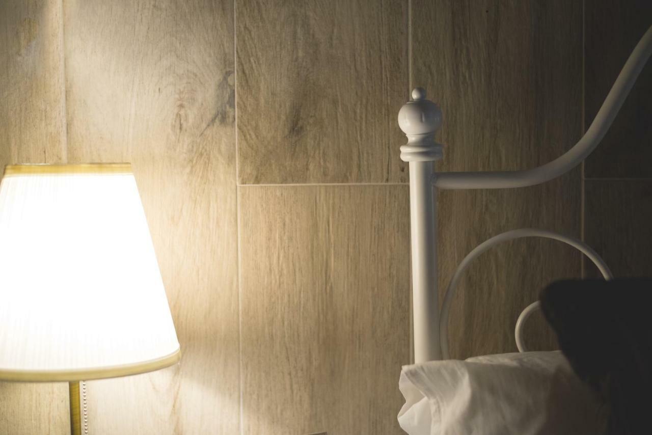 เอเลแกนต์ บีแอนด์บี อิล วิโกโล สโตริโก ซาแลร์โน Bed & Breakfast ภายนอก รูปภาพ