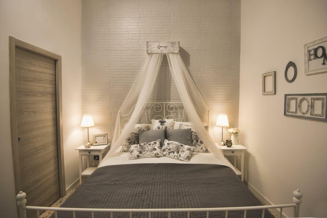 เอเลแกนต์ บีแอนด์บี อิล วิโกโล สโตริโก ซาแลร์โน Bed & Breakfast ภายนอก รูปภาพ
